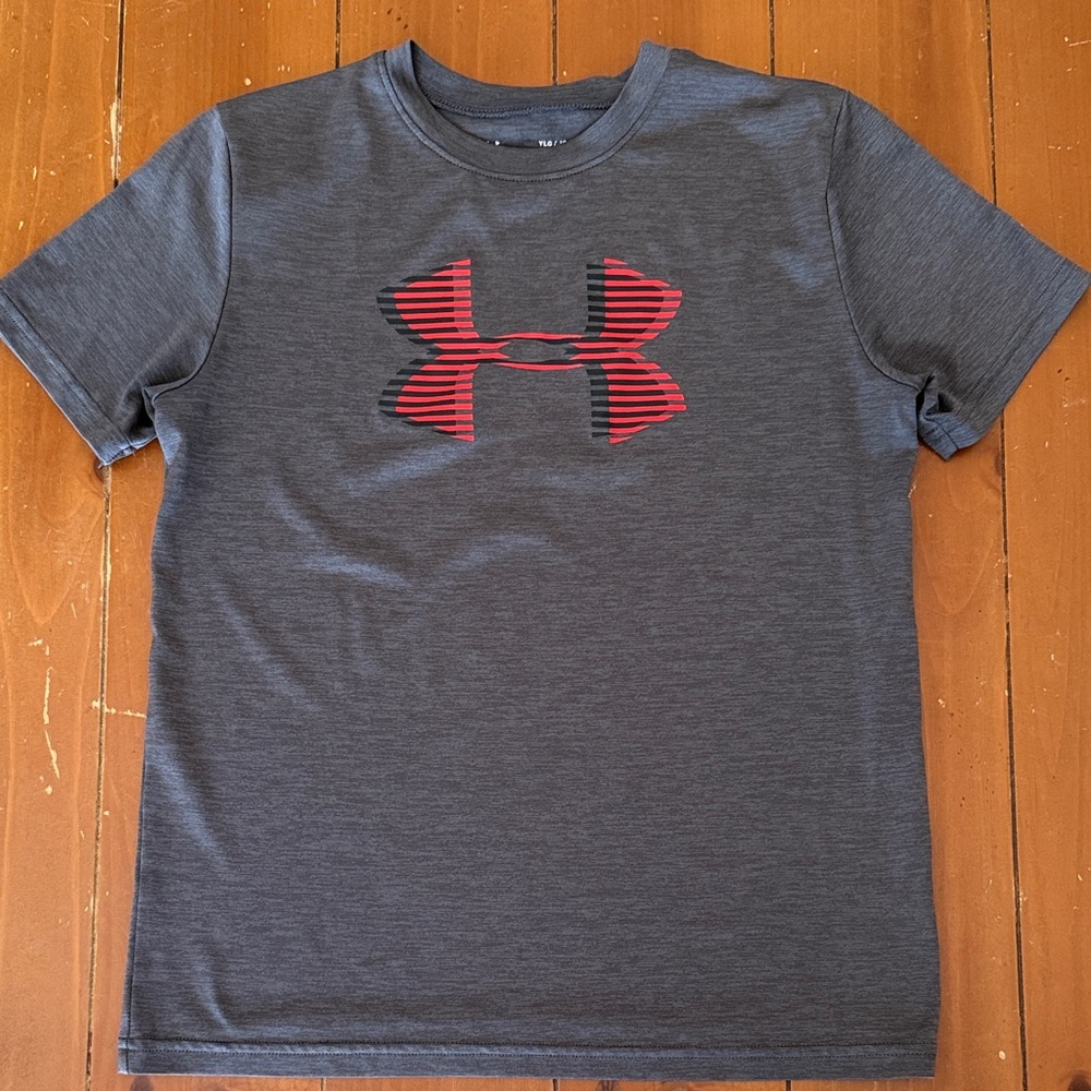 Under Armour Kids Charcoal and Red Tee